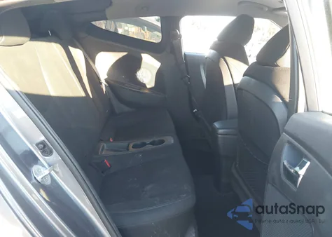 2016 Hyundai Veloster z USA, uszkodzony, nr VIN KMHTC6AD0GU251026